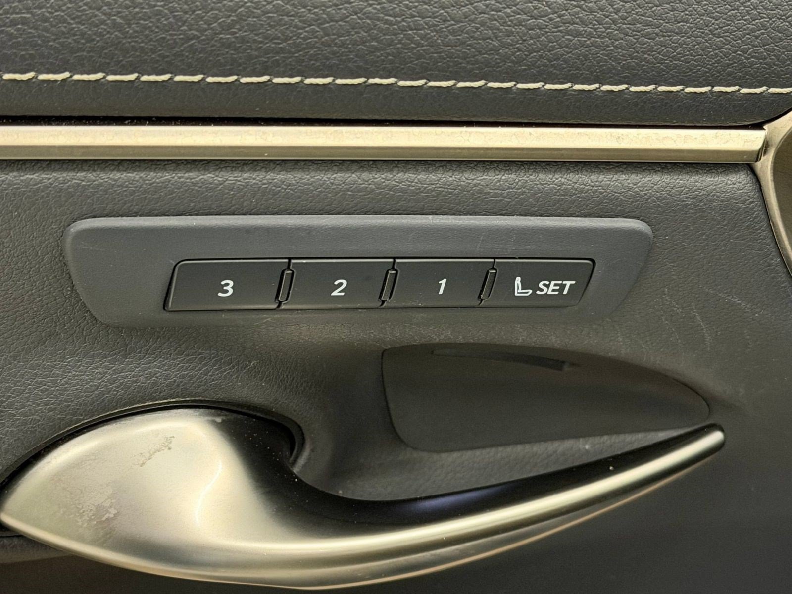 Used 2021 Lexus ES 300h w/ Premium Package FWD image 16