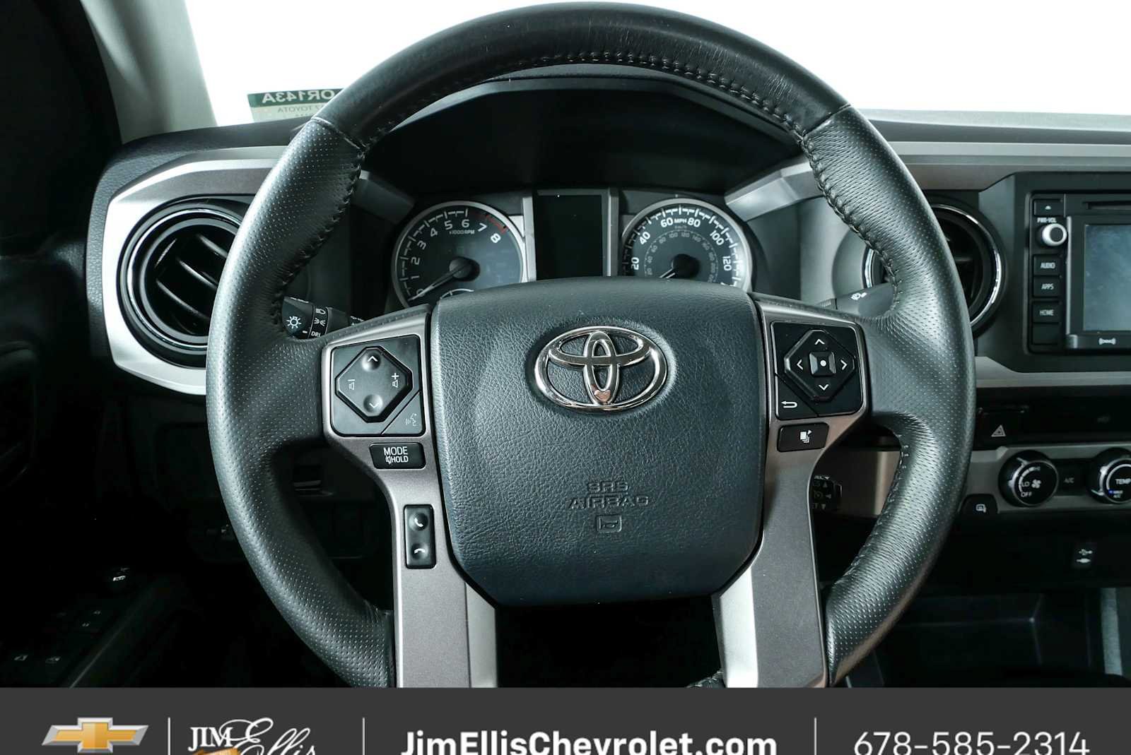 Used 2017 Toyota Tacoma SR5 w/ Tow Package AWD/4WD image 9