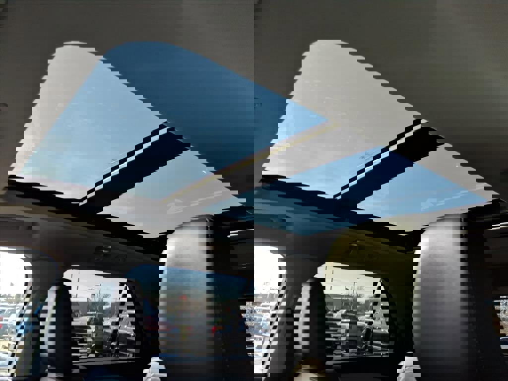 Certified 2022 Ford Explorer XLT w/ Equipment Group 202A image 13