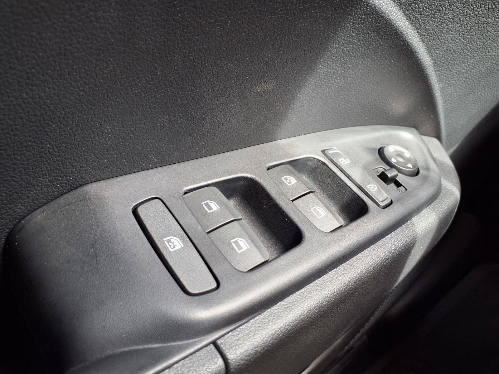 Used 2026 Hyundai Venue SEL FWD image 18