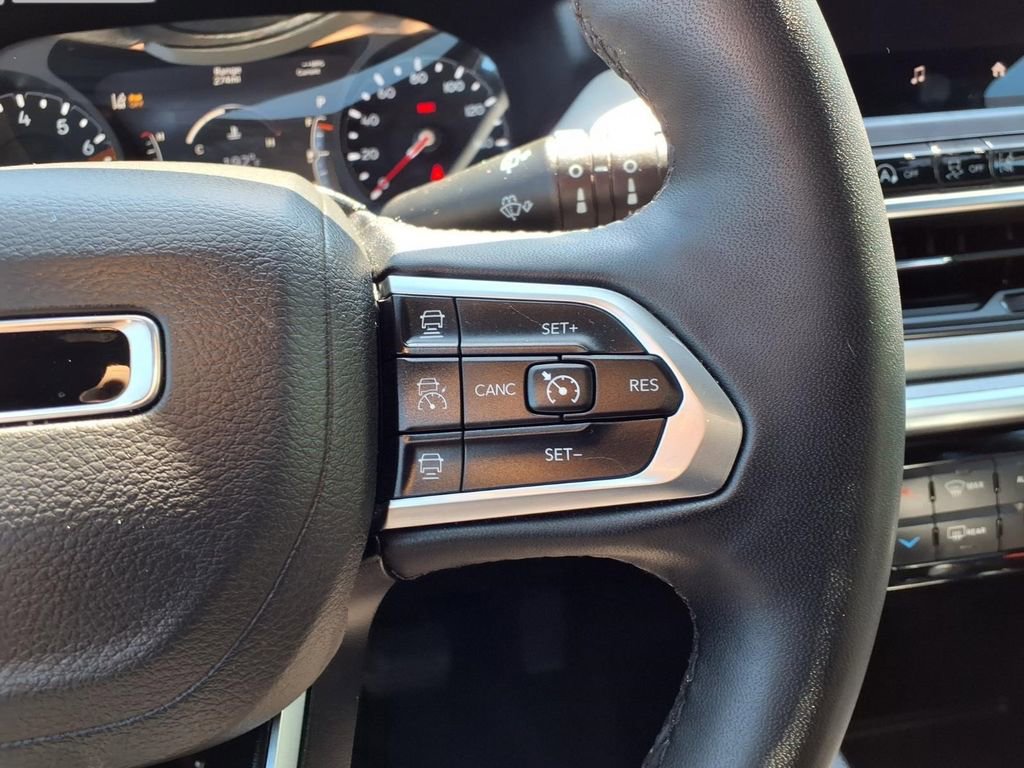 Used 2025 Jeep Compass Limited AWD/4WD image 14