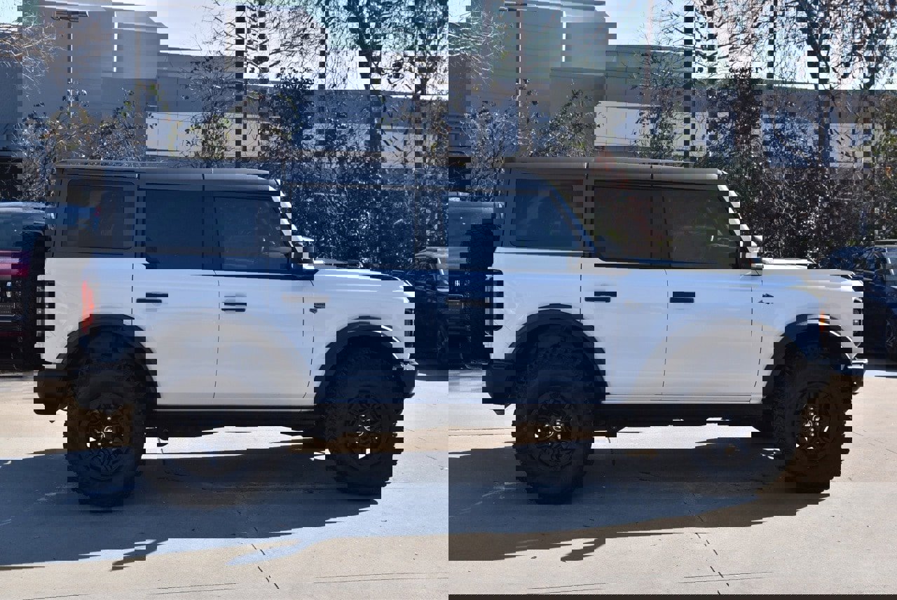 Certified 2023 Ford Bronco Wildtrak image 6