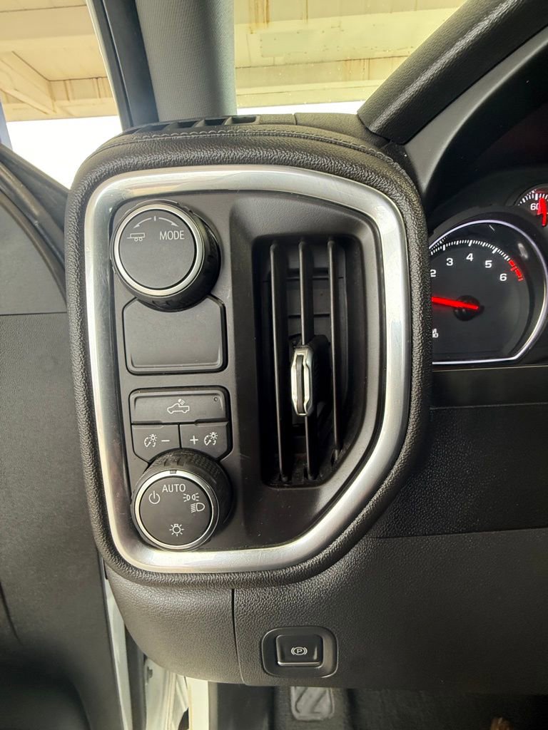 Used 2020 Chevrolet Silverado 1500 LT image 33