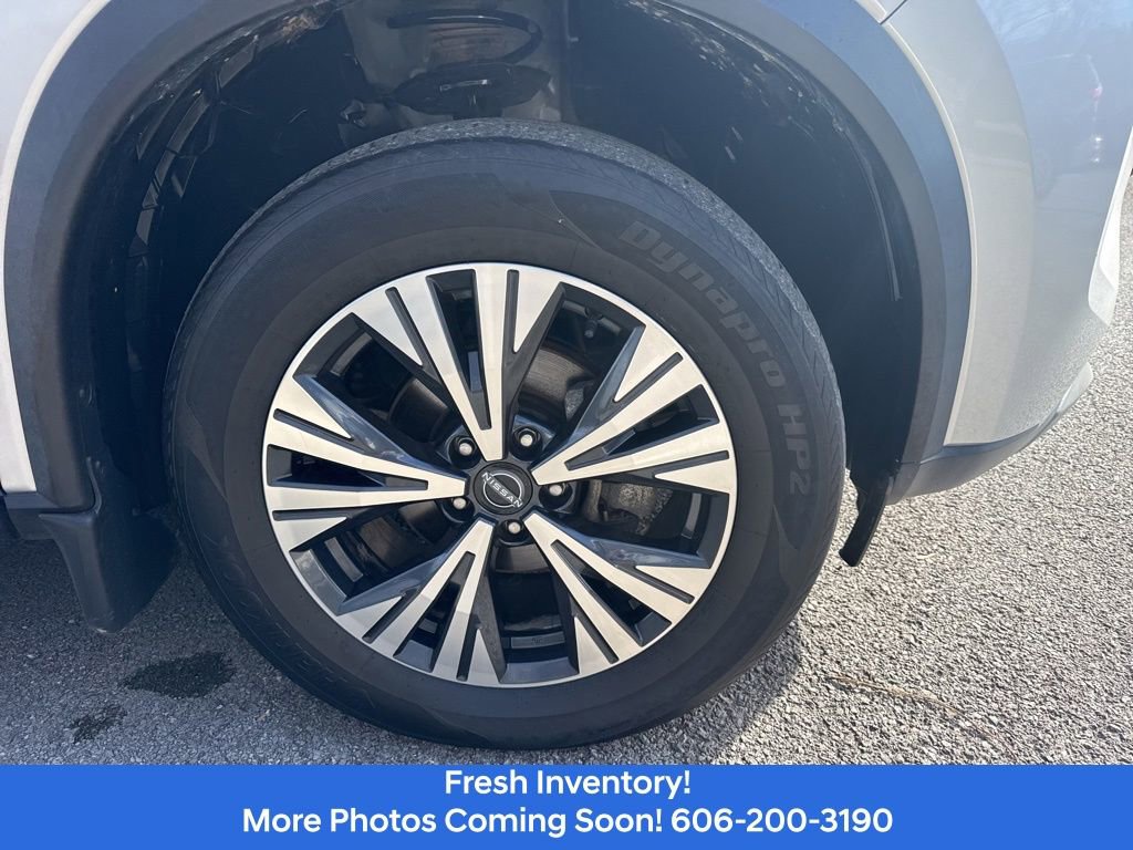 Used 2022 Nissan Rogue SV image 4