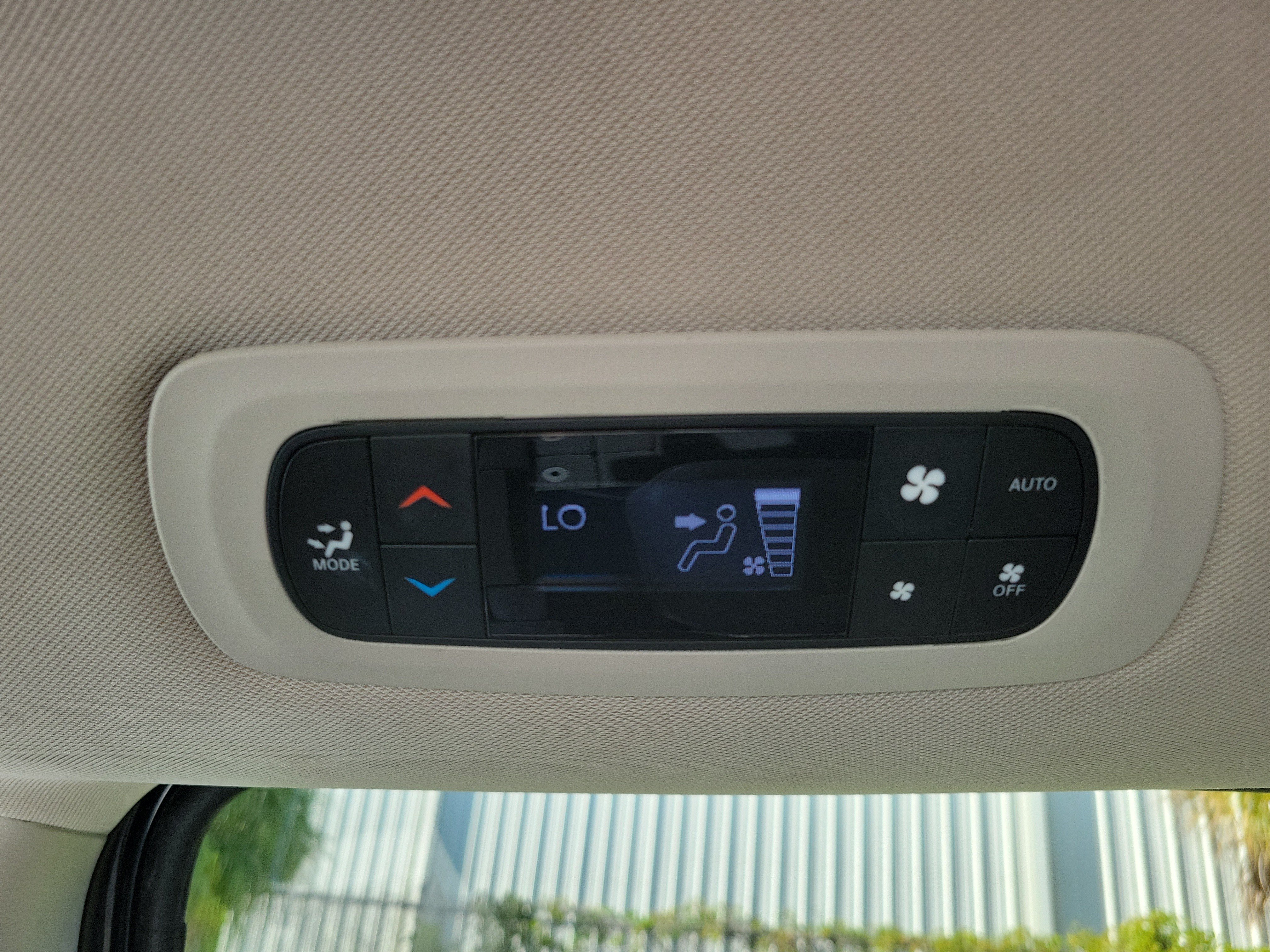 Used 2020 Chrysler Pacifica Touring-L Plus FWD image 9