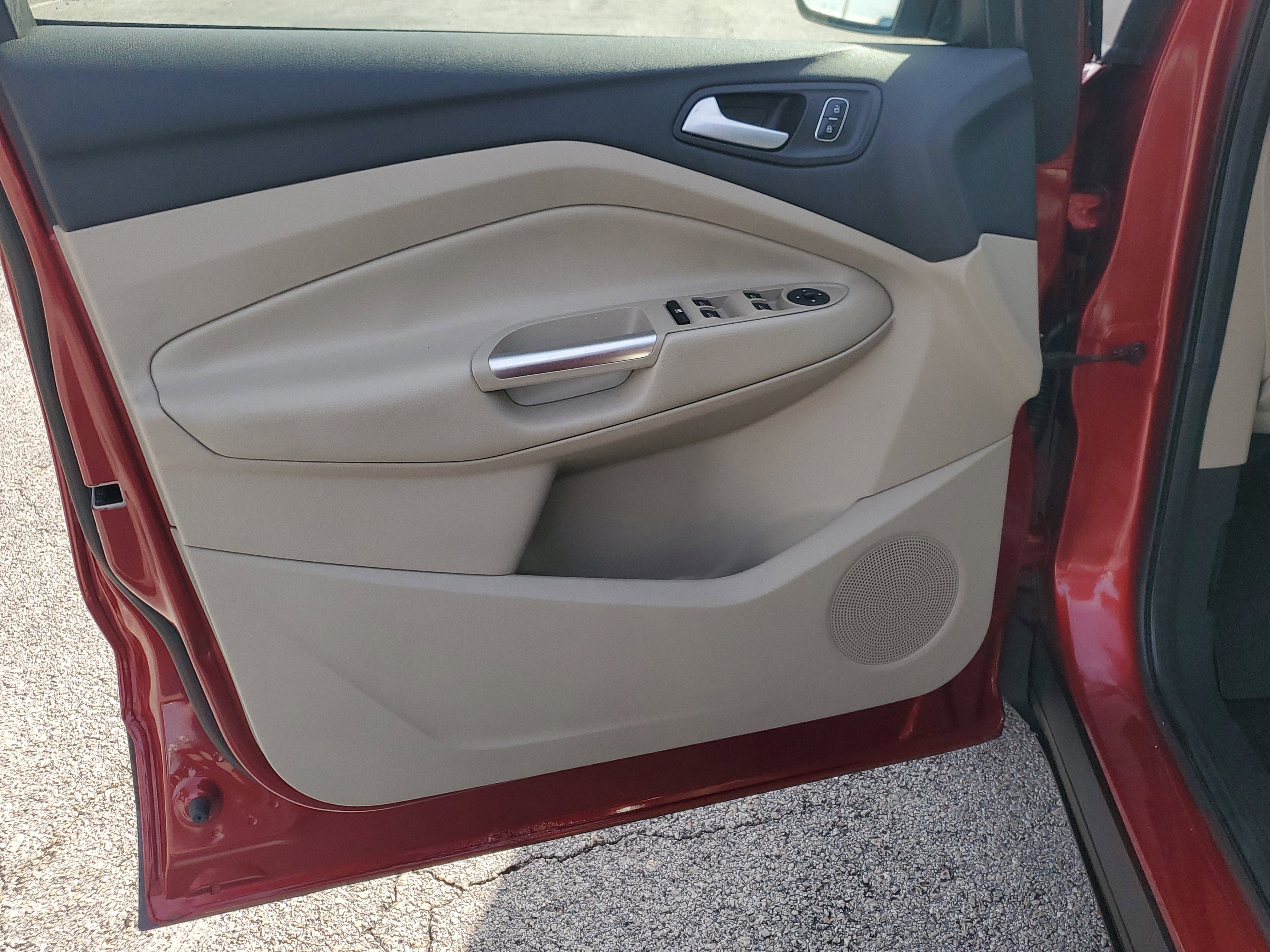 Used 2017 Ford Escape SE image 19