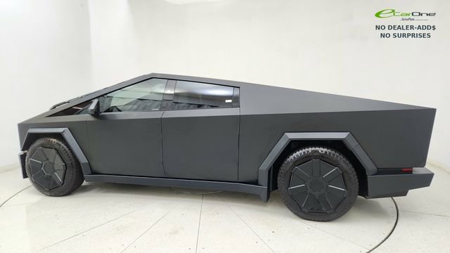 Used 2024 Tesla Cybertruck AWD Crew Cab image 4