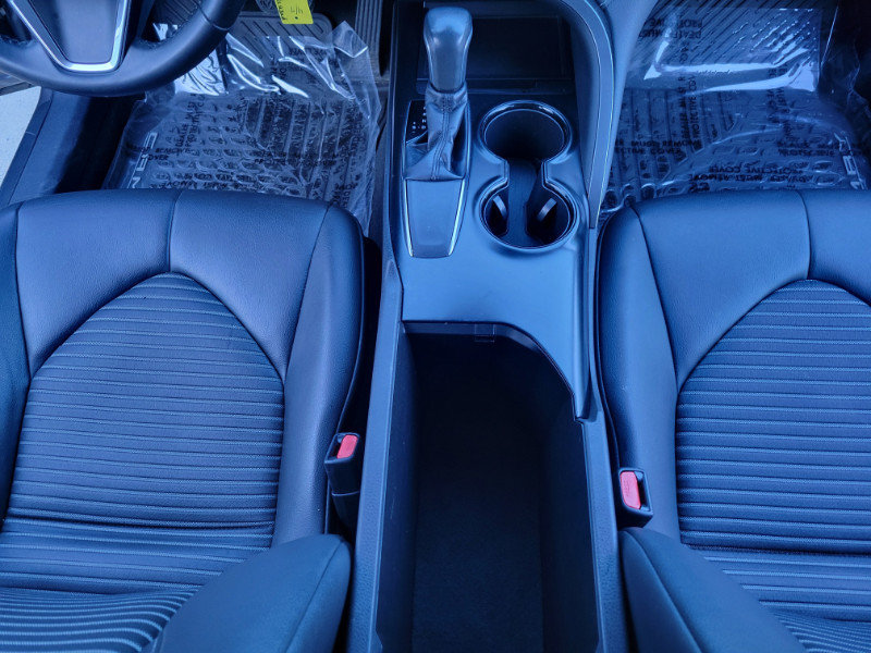 Used 2018 Toyota Camry SE FWD image 31