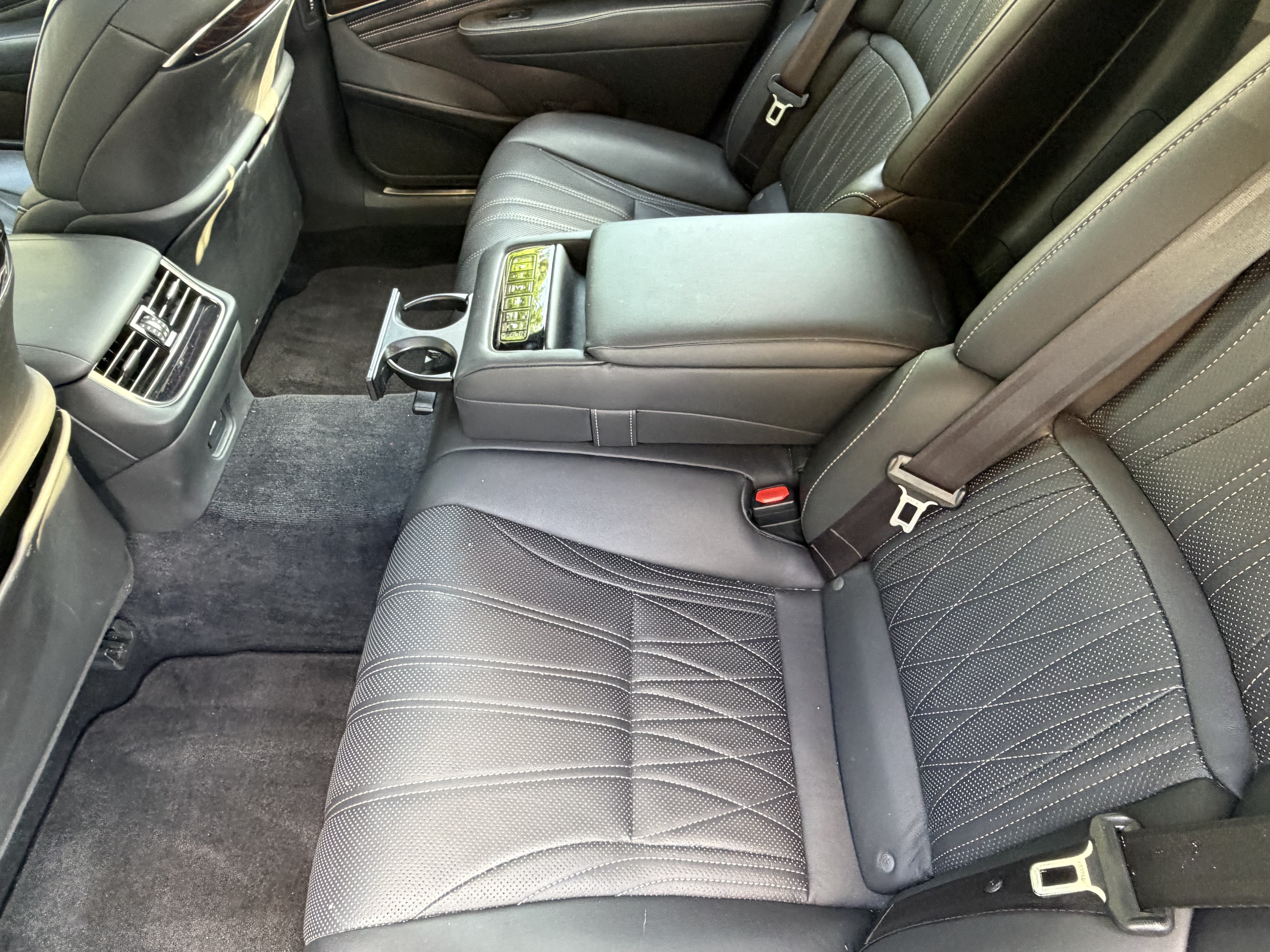 Used 2018 Lexus LS 500 w/ Interior Upgrade Package RWD image 32