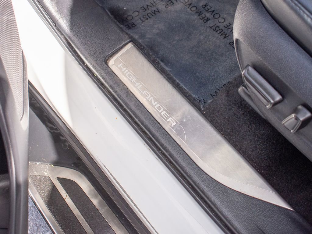 Used 2022 Toyota Highlander Platinum AWD/4WD image 18