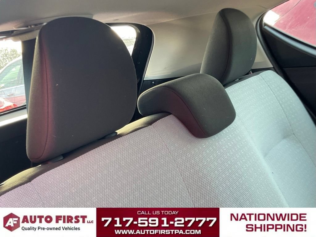 Used 2018 Toyota Prius C One FWD image 12