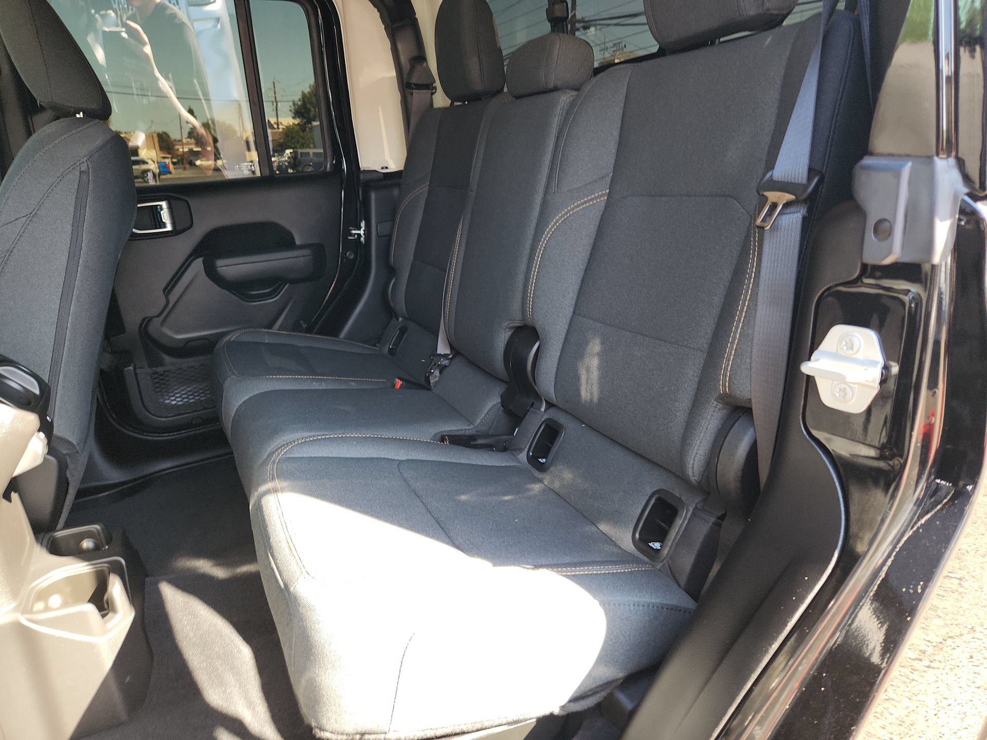 Certified 2025 Jeep Gladiator Sport AWD/4WD image 23