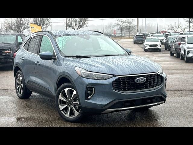 Certified 2023 Ford Escape Platinum AWD/4WD image 2