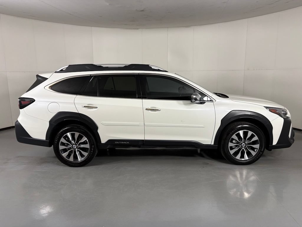 Used 2023 Subaru Outback Touring AWD/4WD image 10