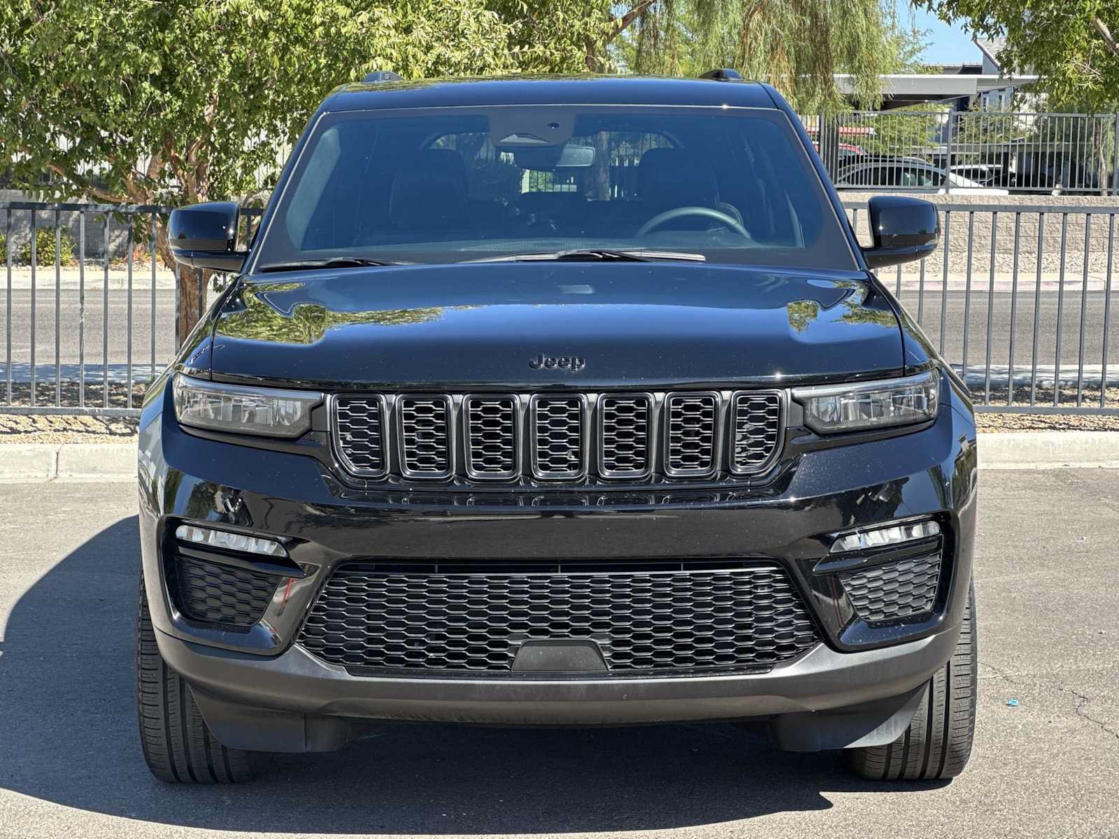 Used 2024 Jeep Grand Cherokee Limited w/ Black Appearance Package AWD/4WD image 3