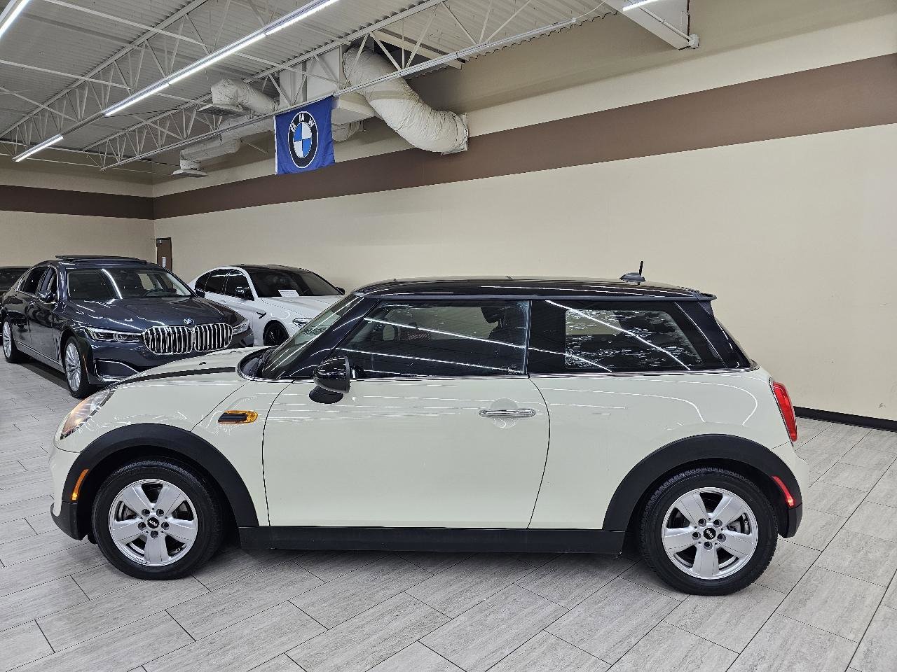 Used 2016 MINI Cooper 2-Door Hardtop image 10