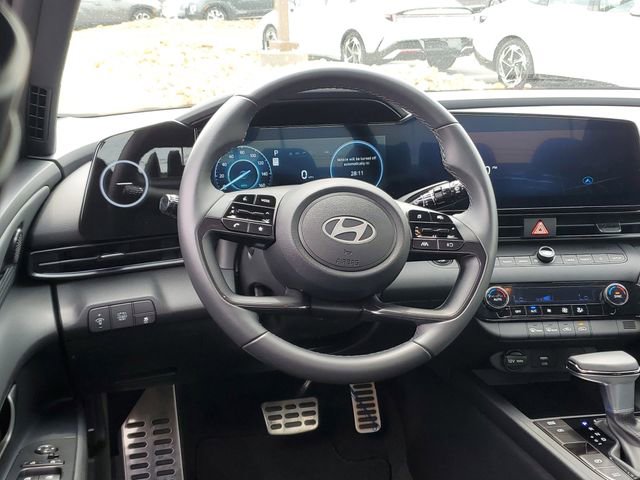 Certified 2025 Hyundai Elantra SEL FWD image 12
