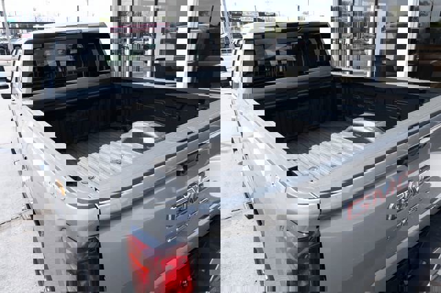 New 2026 GMC Sierra 2500 SLE image 11