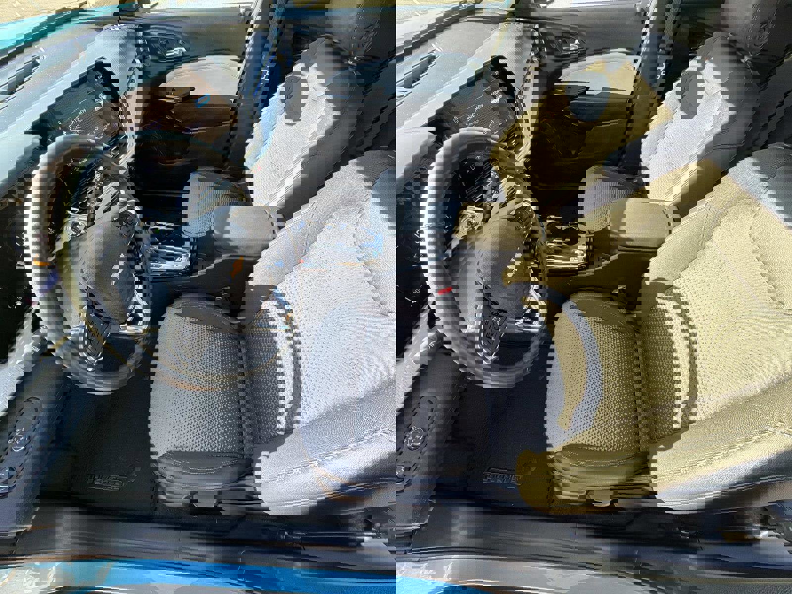 Certified 2025 Chevrolet Trax LT w/ Driver Confidence Package image 3