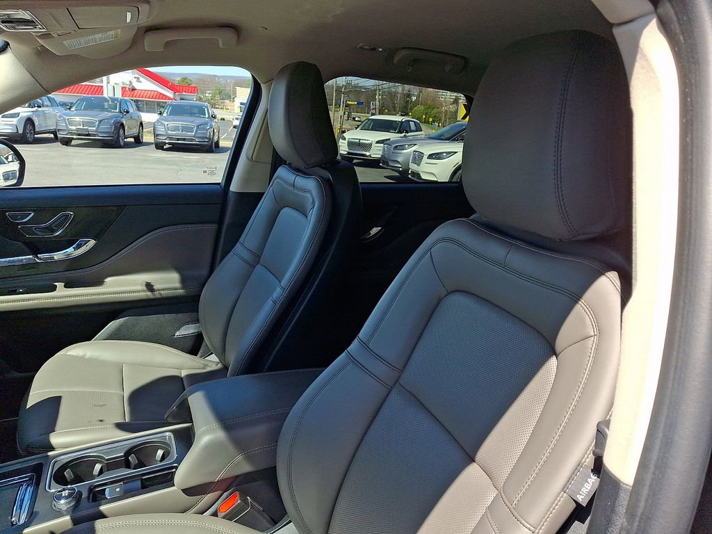 Used 2023 Lincoln Corsair AWD w/ Equipment Group 101A image 14