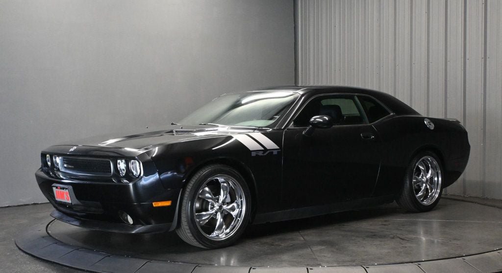Used 2010 Dodge Challenger R/T RWD image 1
