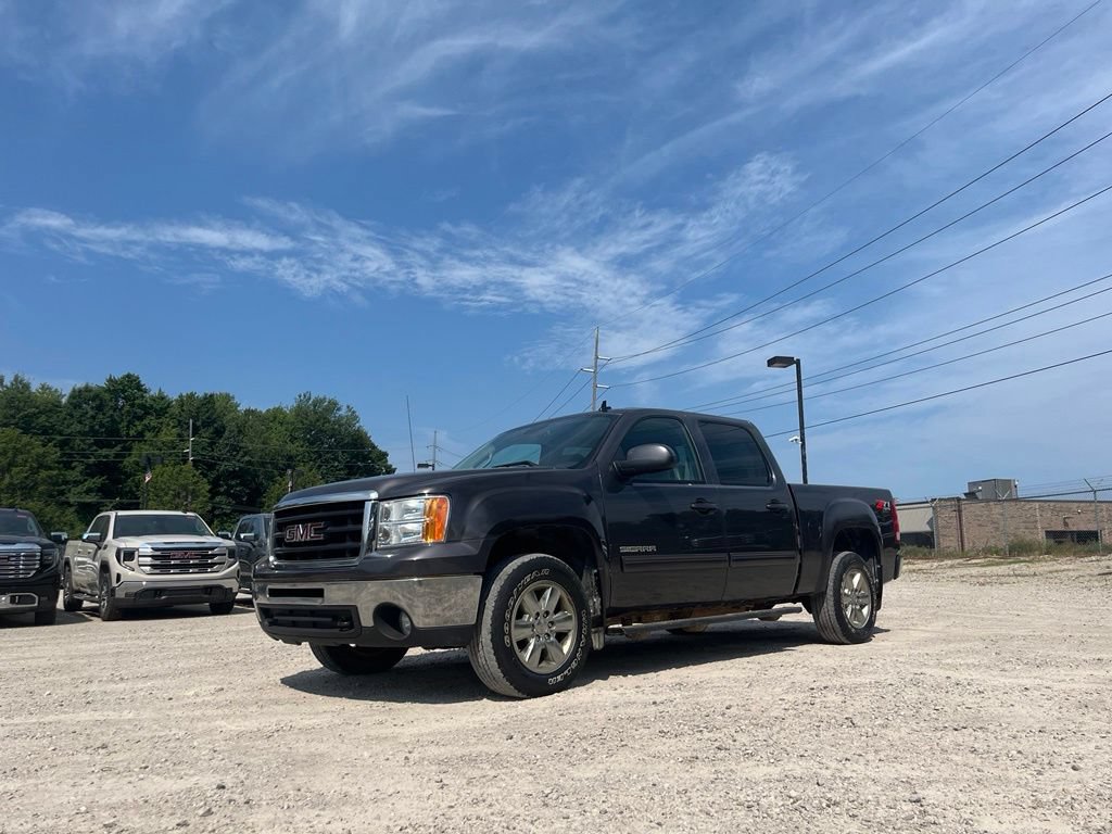 Used 2011 GMC Sierra 1500 SLT w/ SLT Convenience Package AWD/4WD image 2