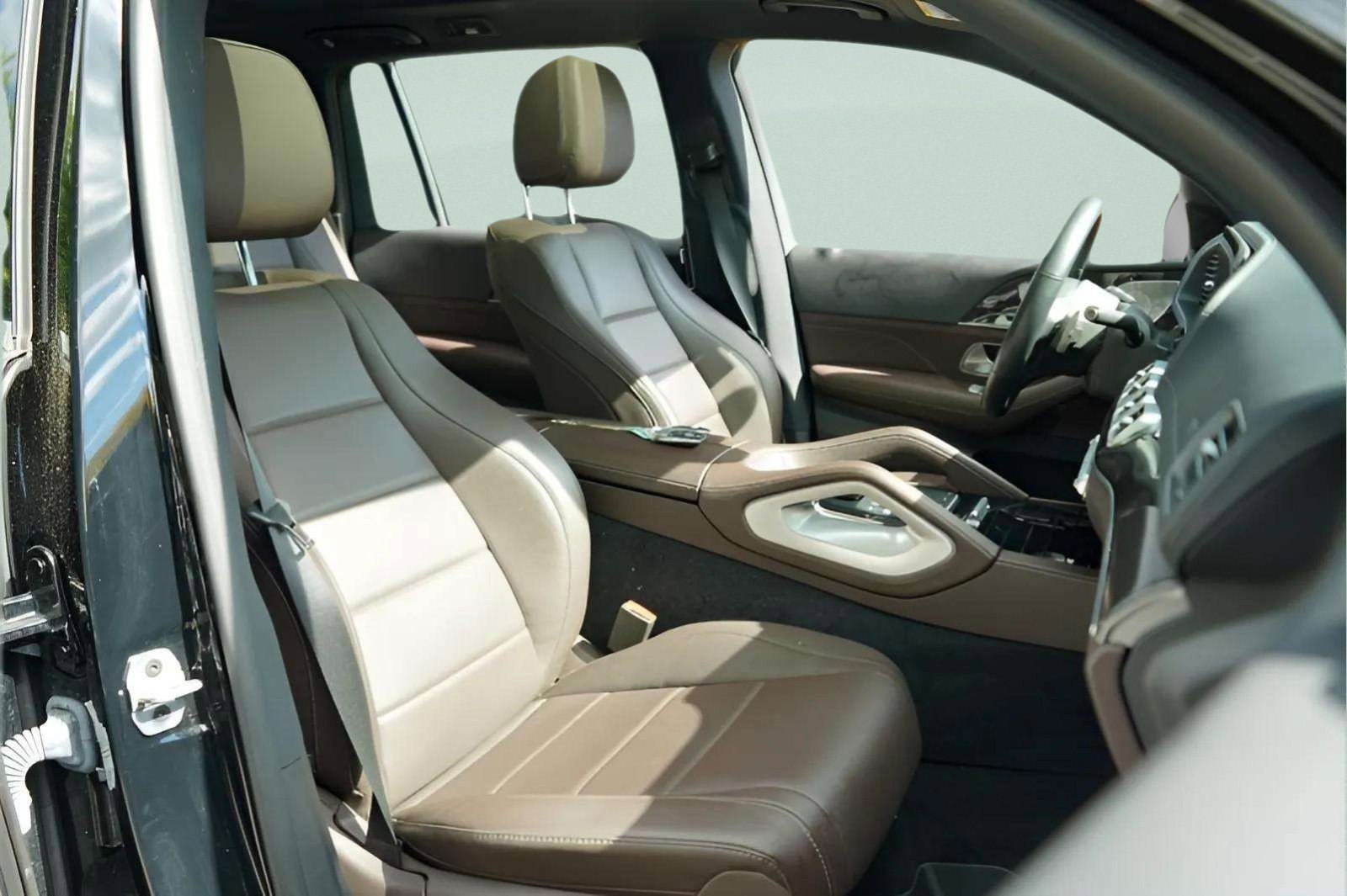 Used 2022 Mercedes-Benz GLS 450 4MATIC image 33