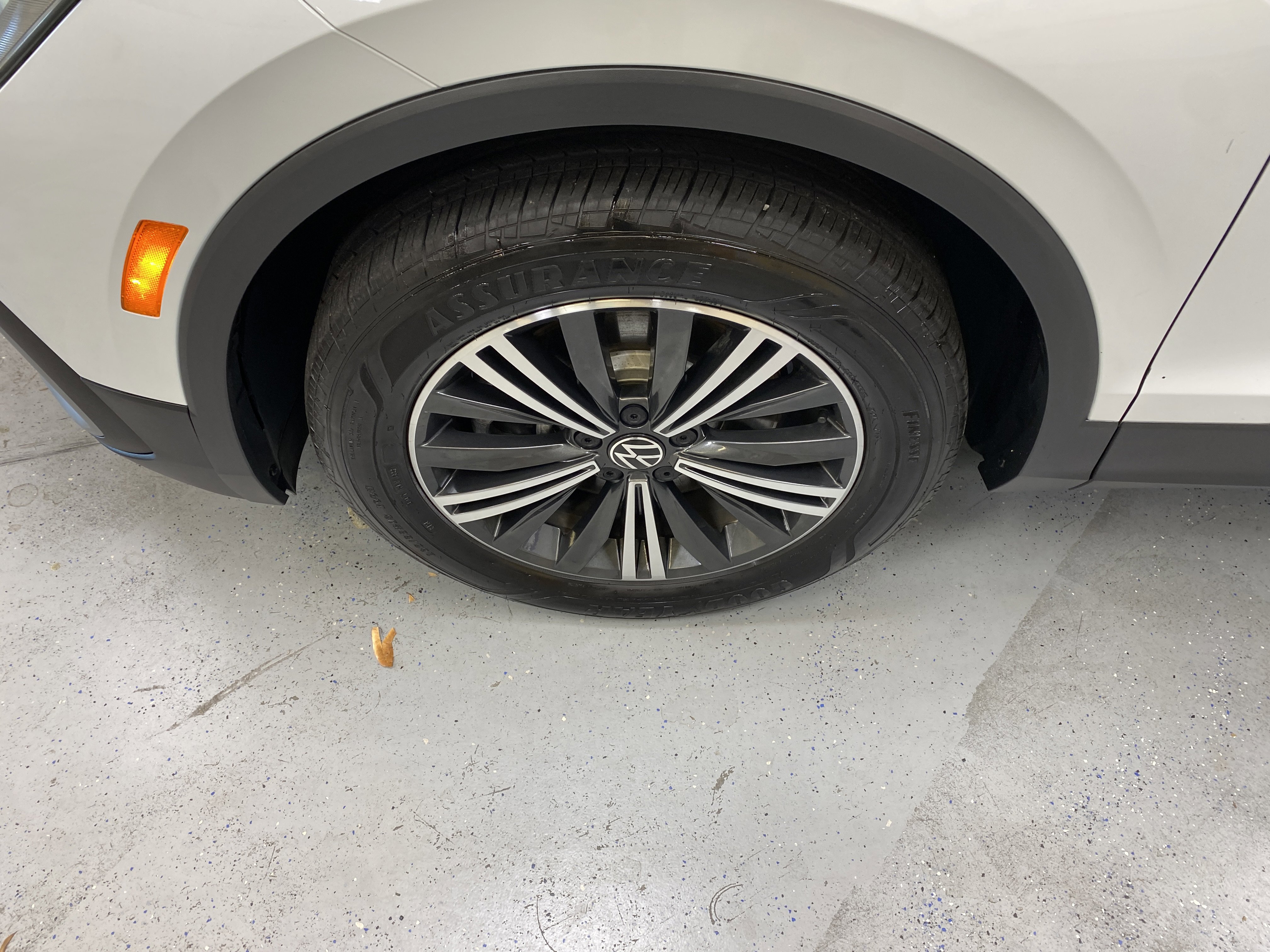 Used 2024 Volkswagen Tiguan SE image 11