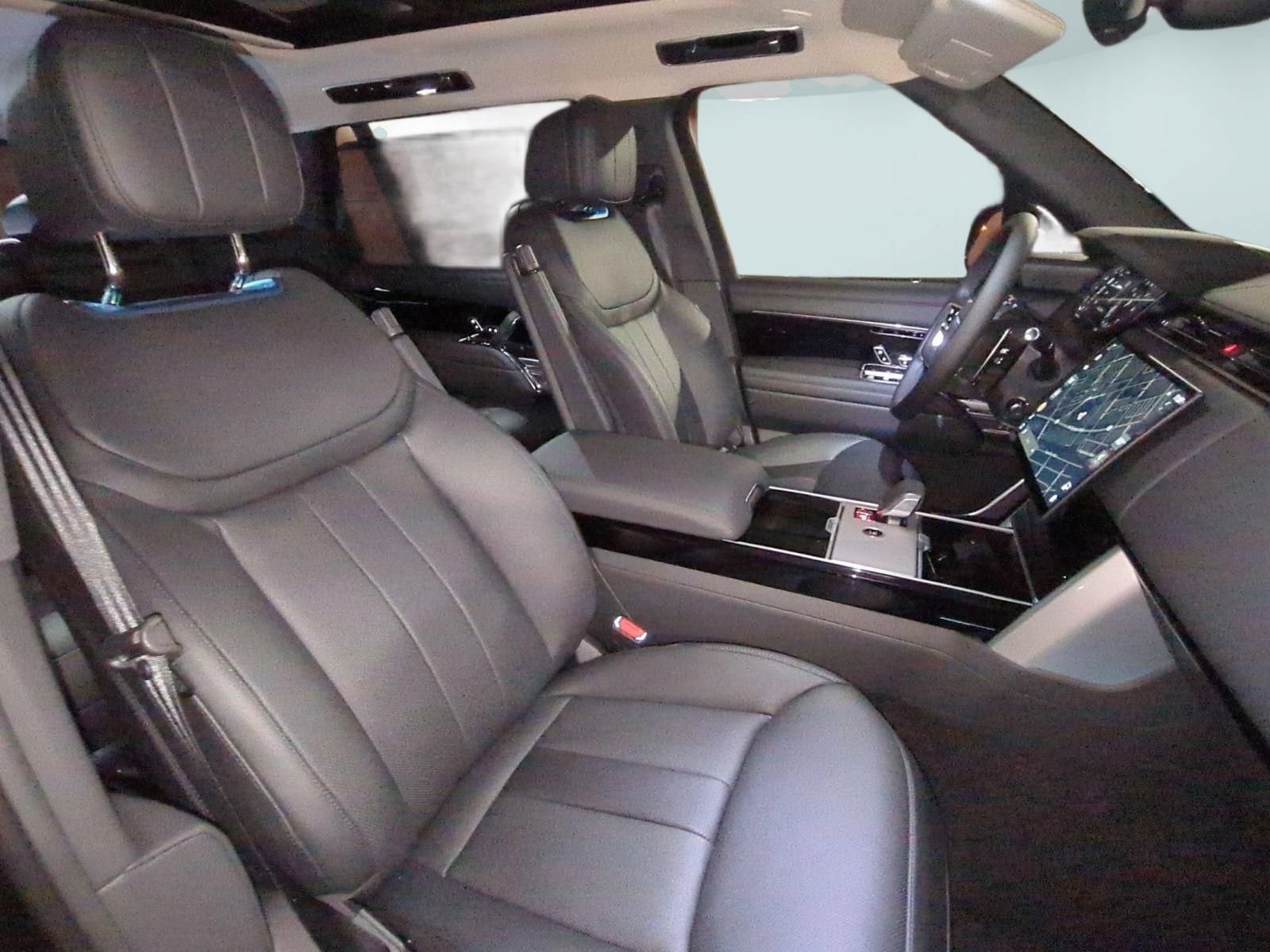 New 2026 Land Rover Range Rover Long Wheelbase SE AWD/4WD image 30