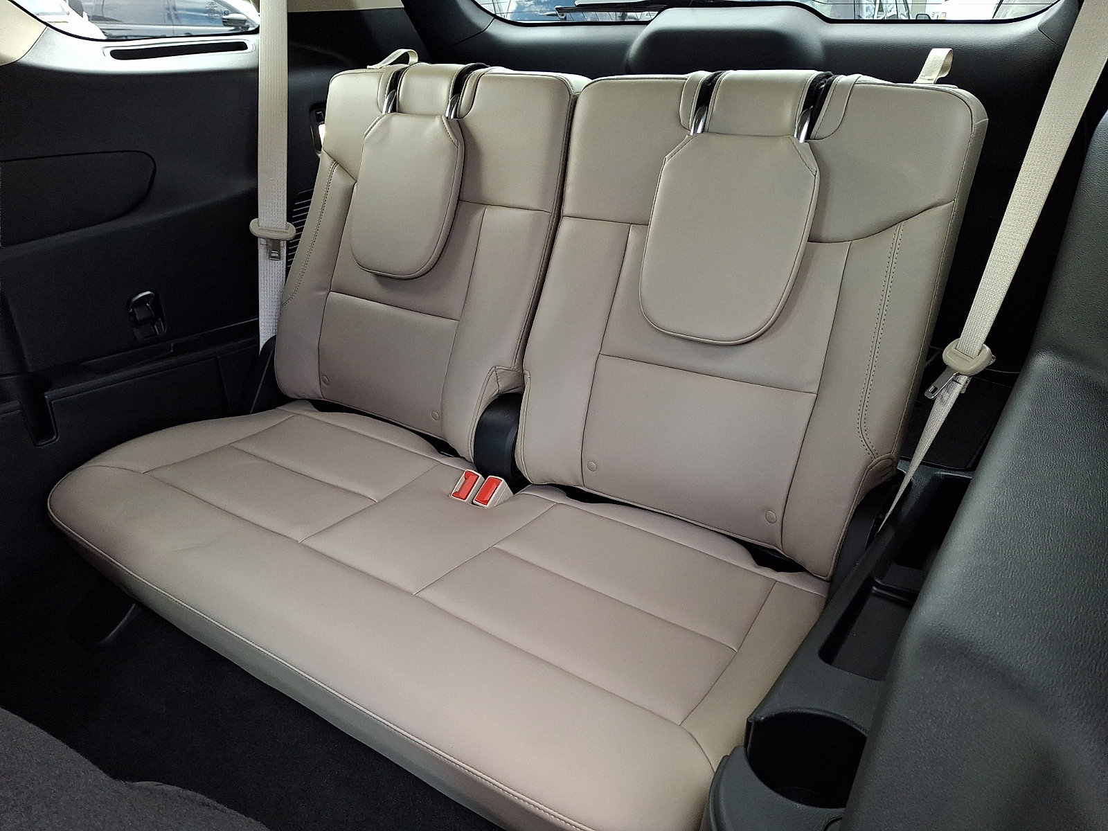 Certified 2024 Ford Explorer XLT w/ Equipment Group 202A image 14