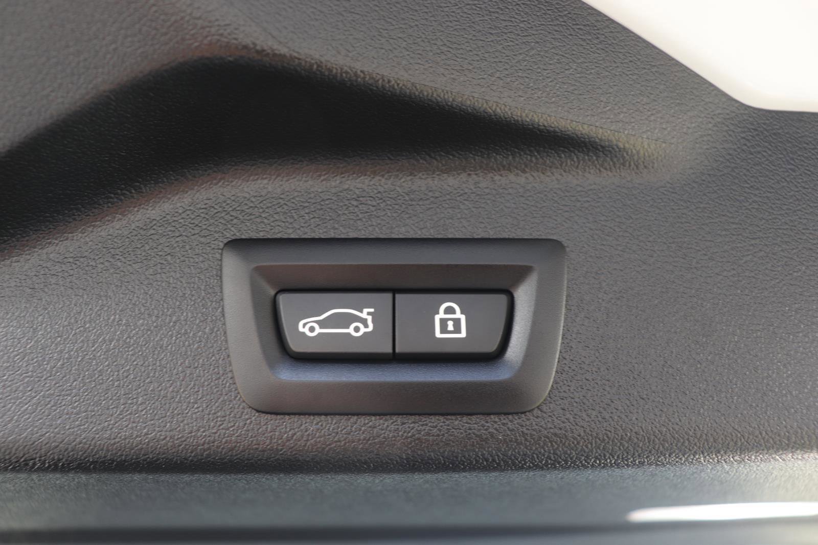 Used 2022 BMW X5 xDrive40i w/ M Sport Package image 18