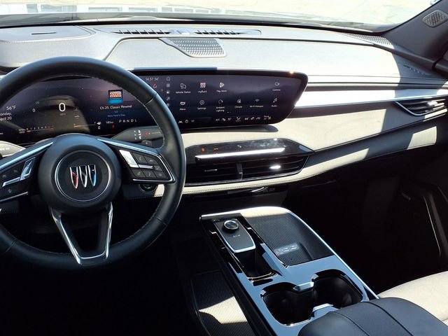 Used 2025 Buick Enclave Preferred image 7