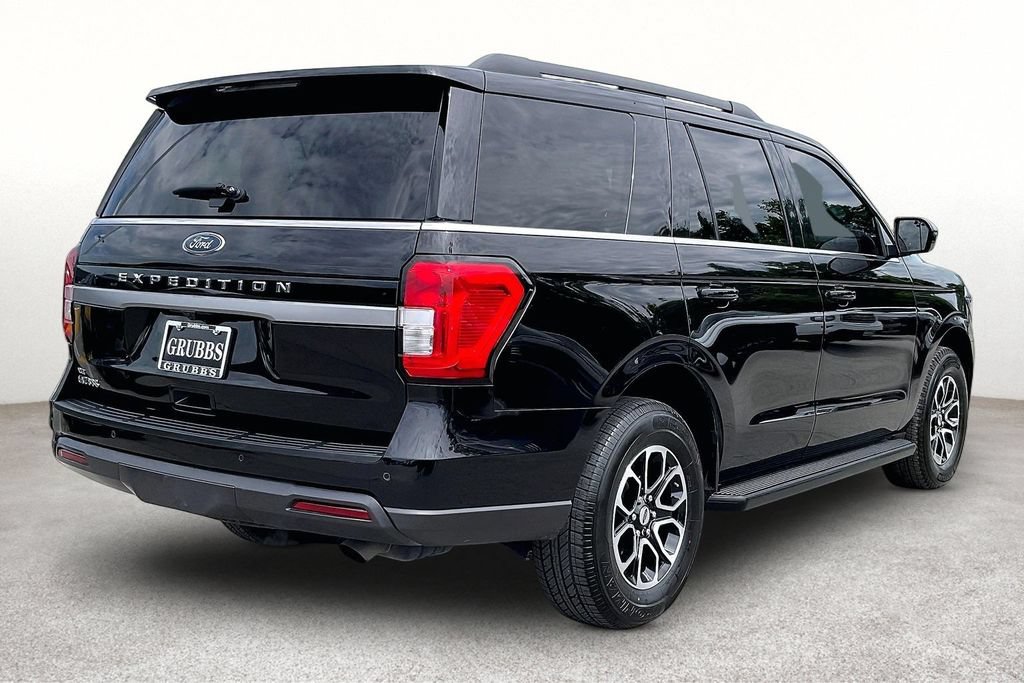 Used 2024 Ford Expedition XLT RWD image 4