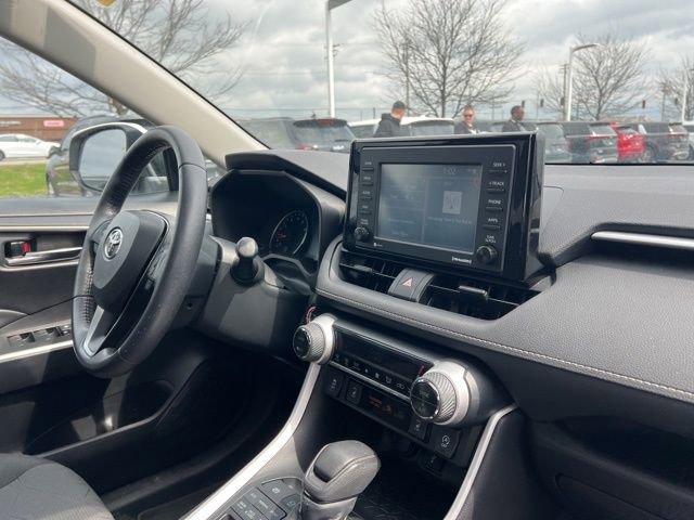 Used 2020 Toyota RAV4 XLE w/ Convenience Package image 32