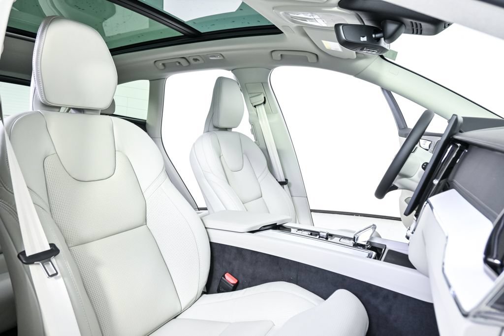 New 2026 Volvo XC60 B5 Ultra w/ Climate Package AWD/4WD image 23