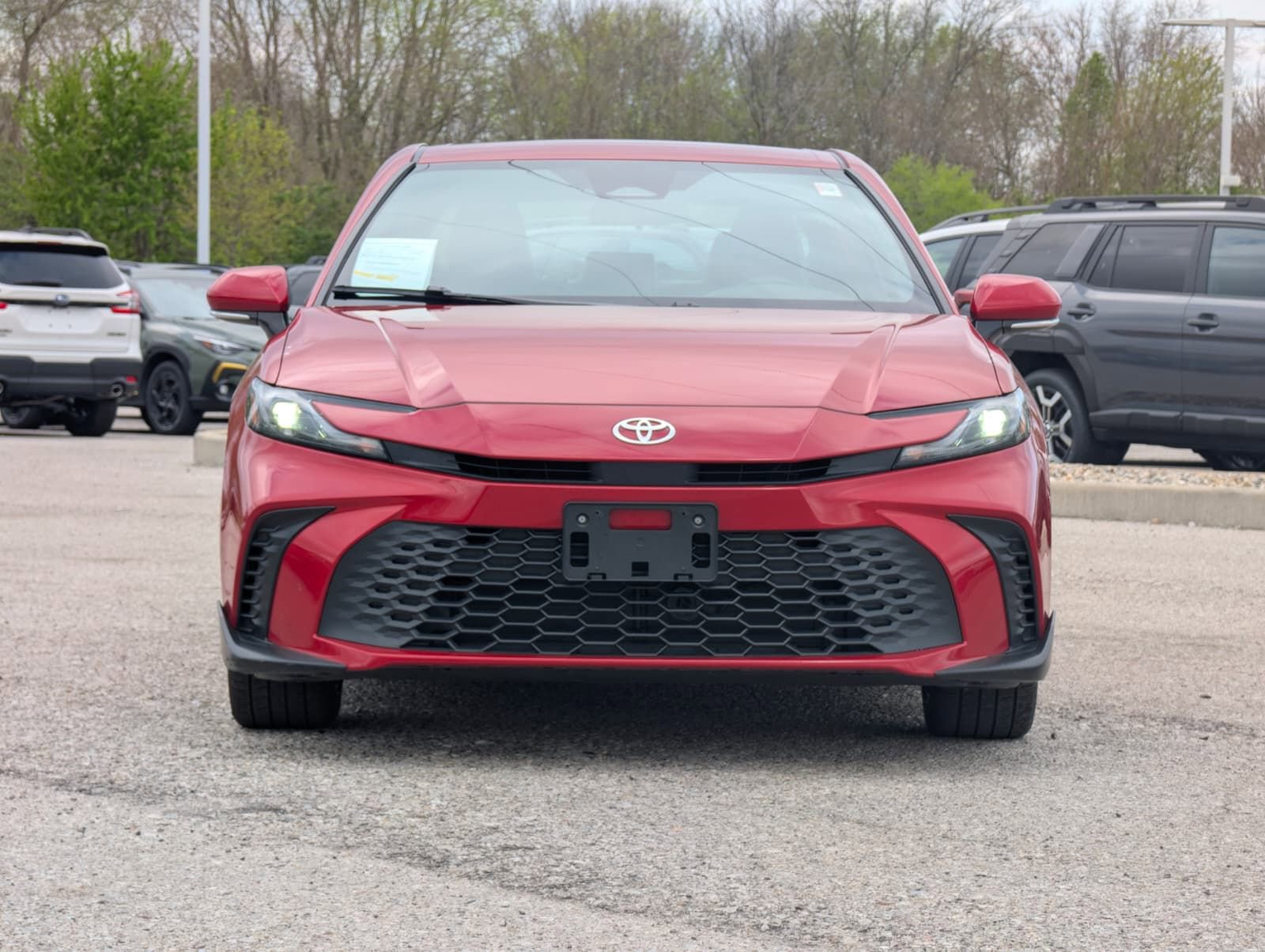 Used 2025 Toyota Camry SE FWD image 4