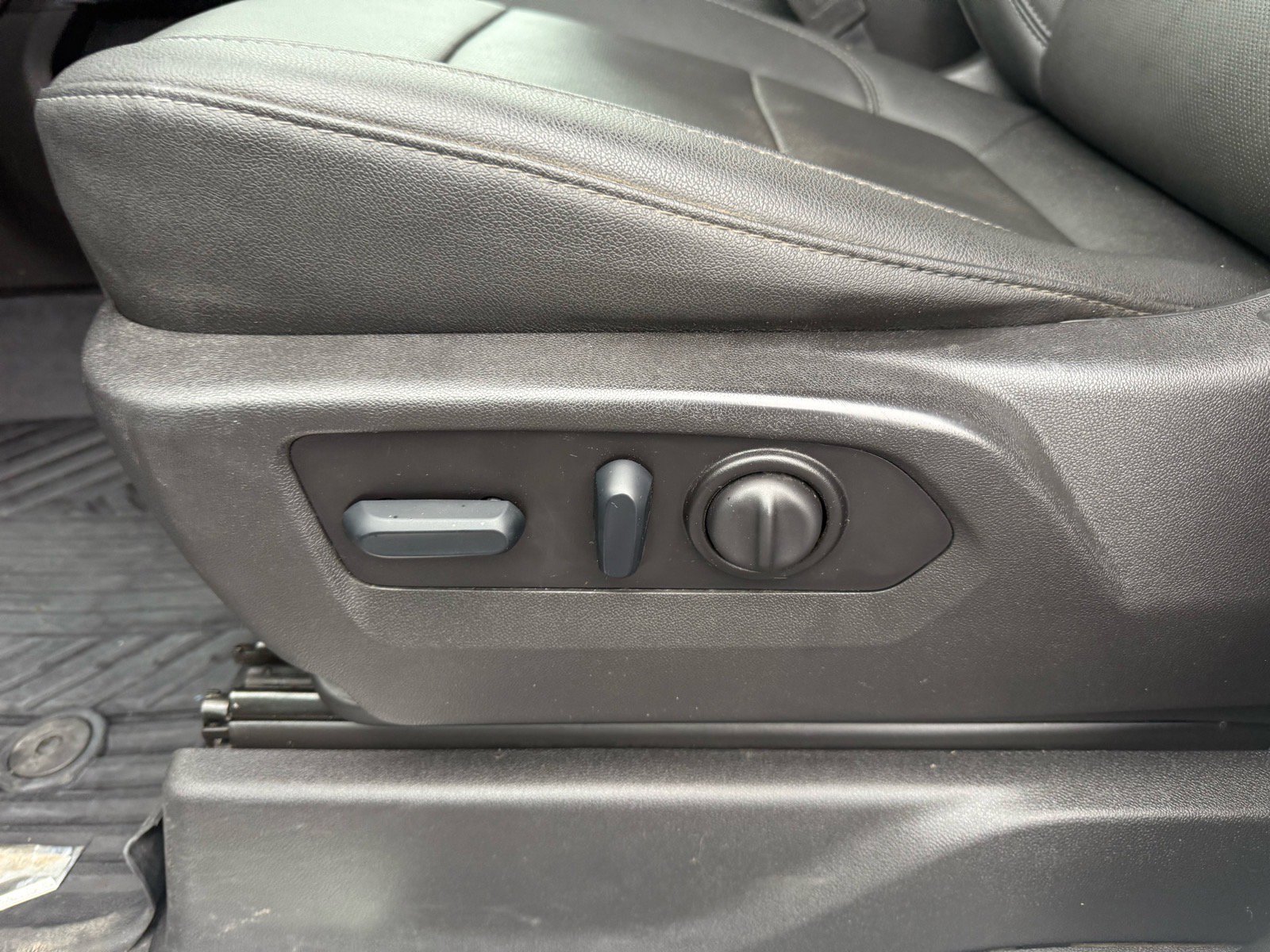 Used 2022 Chevrolet Silverado 2500 LTZ image 16