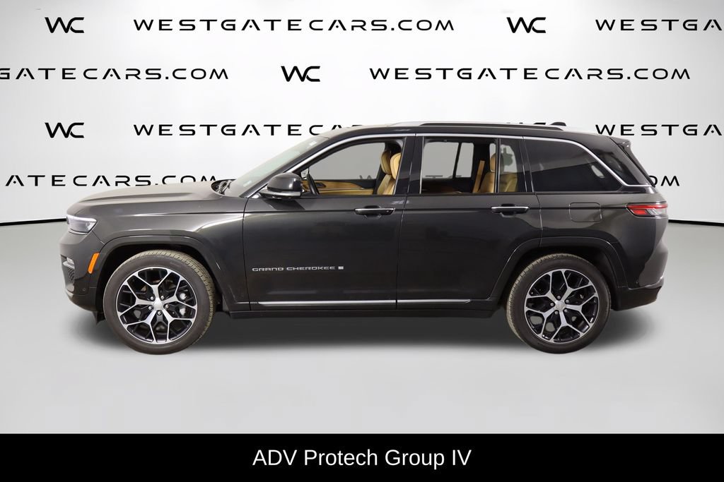 Used 2023 Jeep Grand Cherokee Summit AWD/4WD image 5