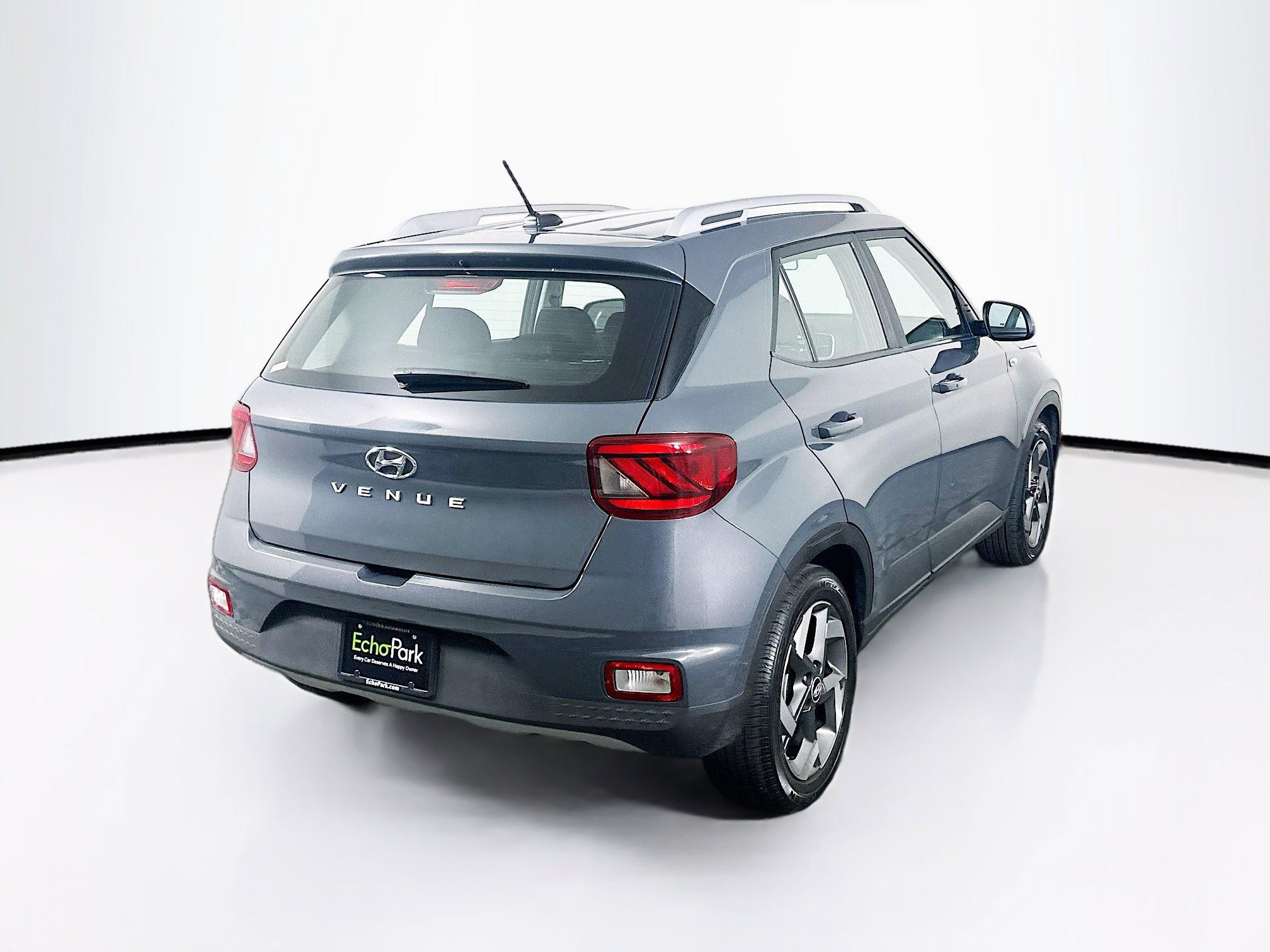 Used 2024 Hyundai Venue SEL image 9