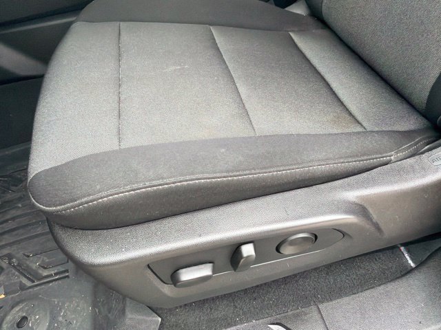 Used 2026 Chevrolet Colorado W/T w/ WT Custom Package RWD image 10