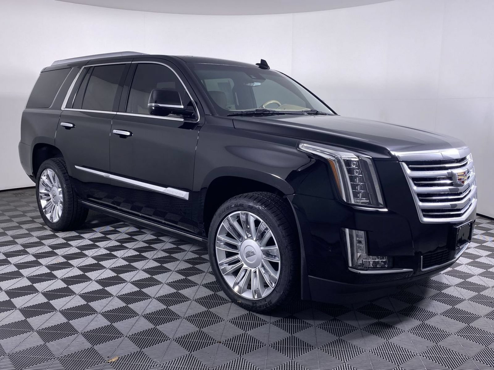 Certified 2020 Cadillac Escalade Platinum AWD/4WD image 23