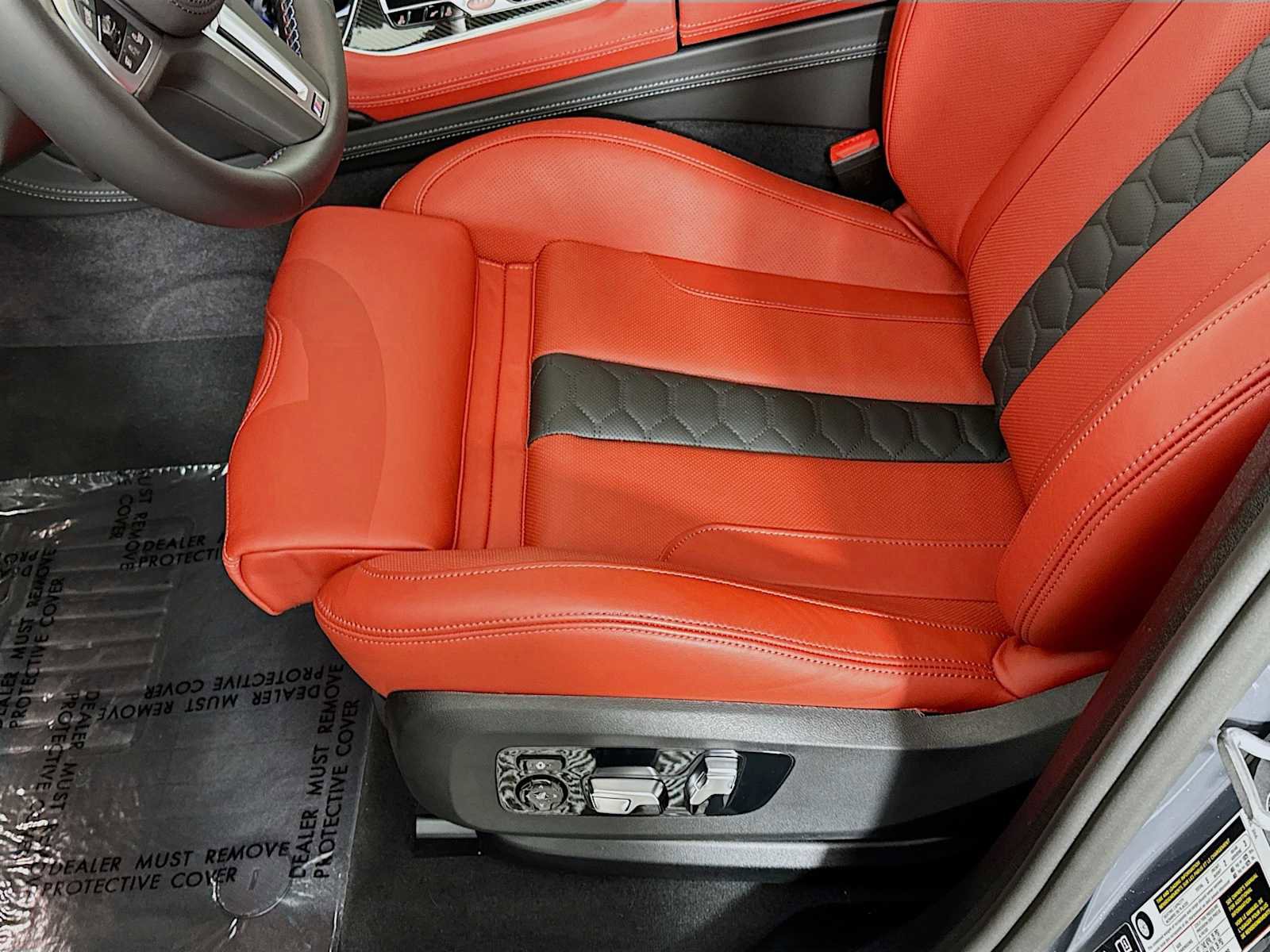 Used 2026 BMW X6 M Competition w/ Executive Package image 21