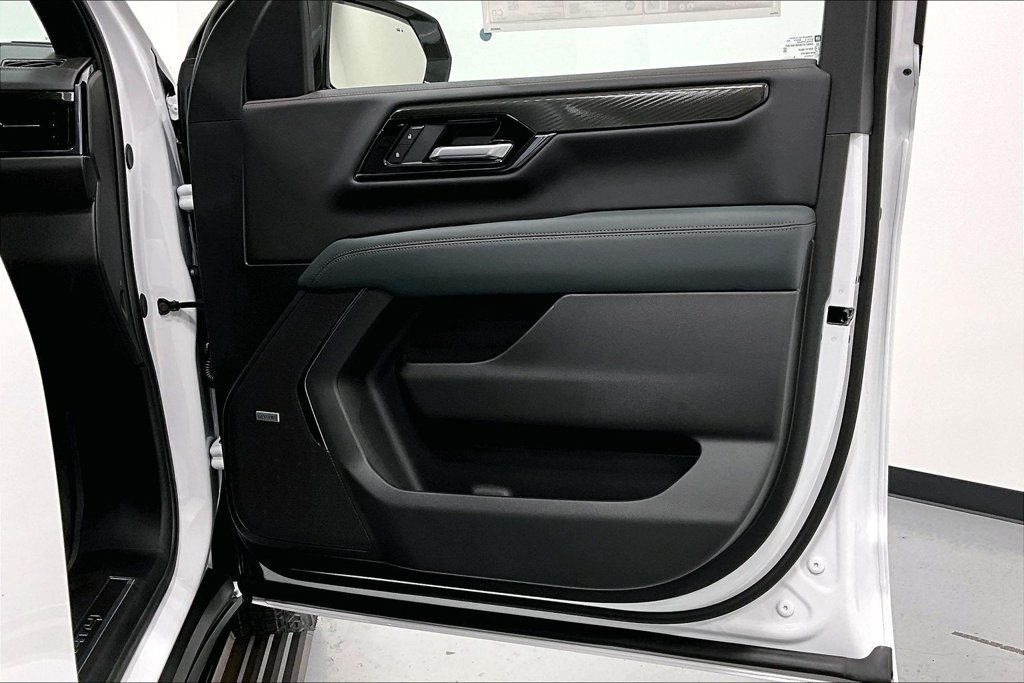 New 2027 GMC Yukon XL AT4 w/ AT4 Premium Plus Package AWD/4WD image 11
