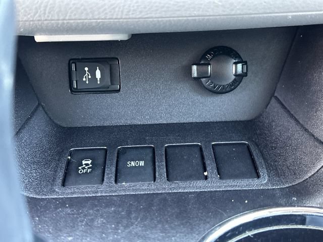 Used 2016 Toyota Highlander Limited Platinum FWD image 29