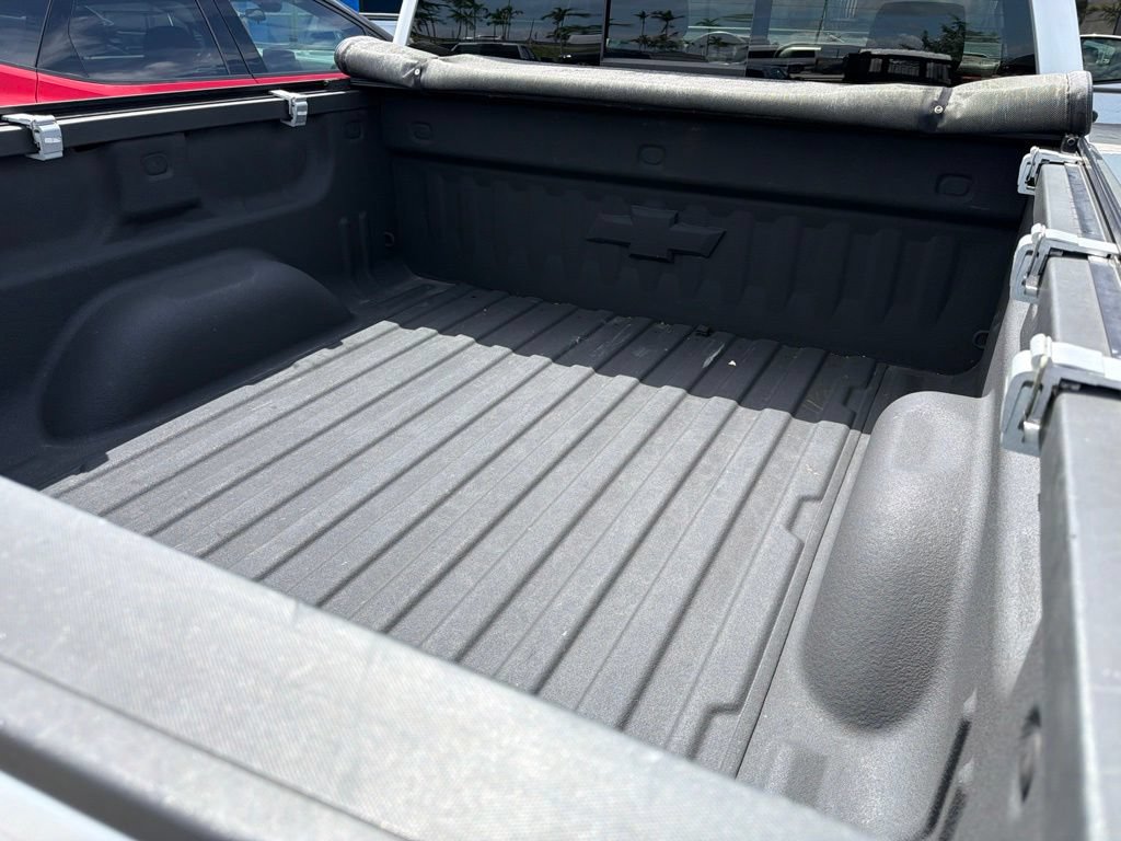 Used 2017 Chevrolet Silverado 1500 High Country RWD image 4