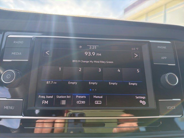 Used 2024 Volkswagen Jetta Sport image 15