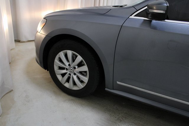 Used 2013 Volkswagen Passat TDI SEL Premium image 7