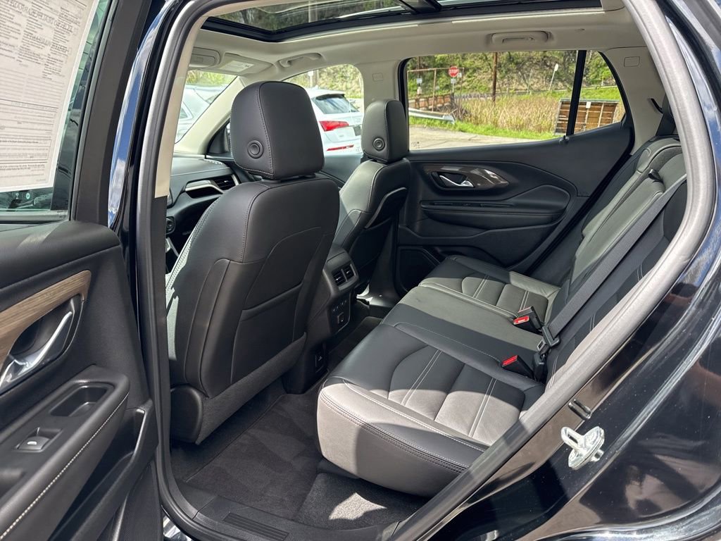 Used 2023 GMC Terrain Denali w/ Black Diamond Edition image 23