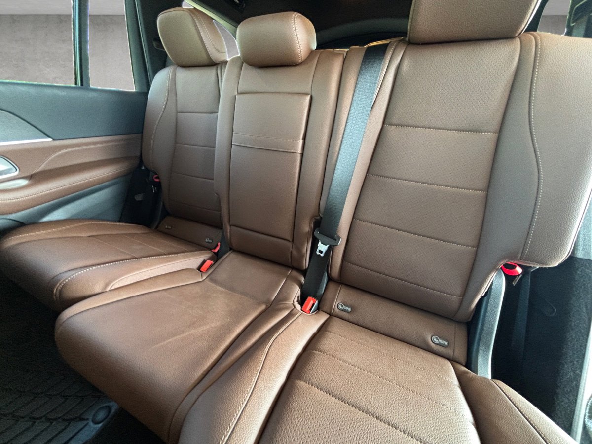 Used 2025 Mercedes-Benz GLS 450 4MATIC image 27