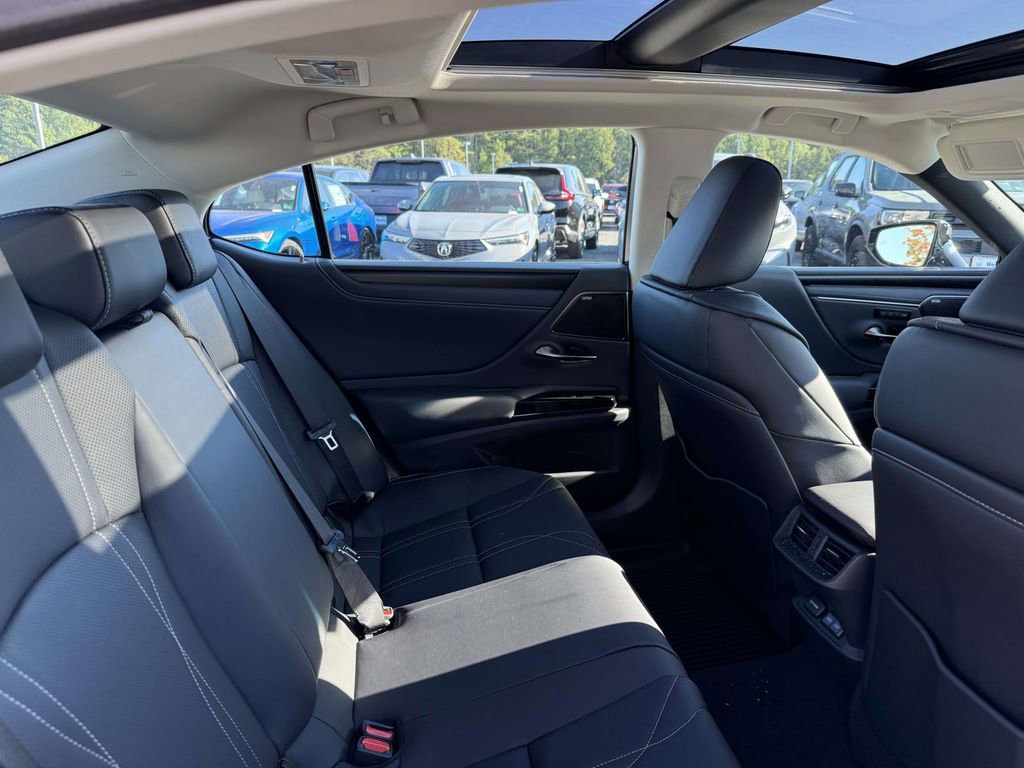 Used 2025 Lexus ES 350 w/ Luxury Package image 17